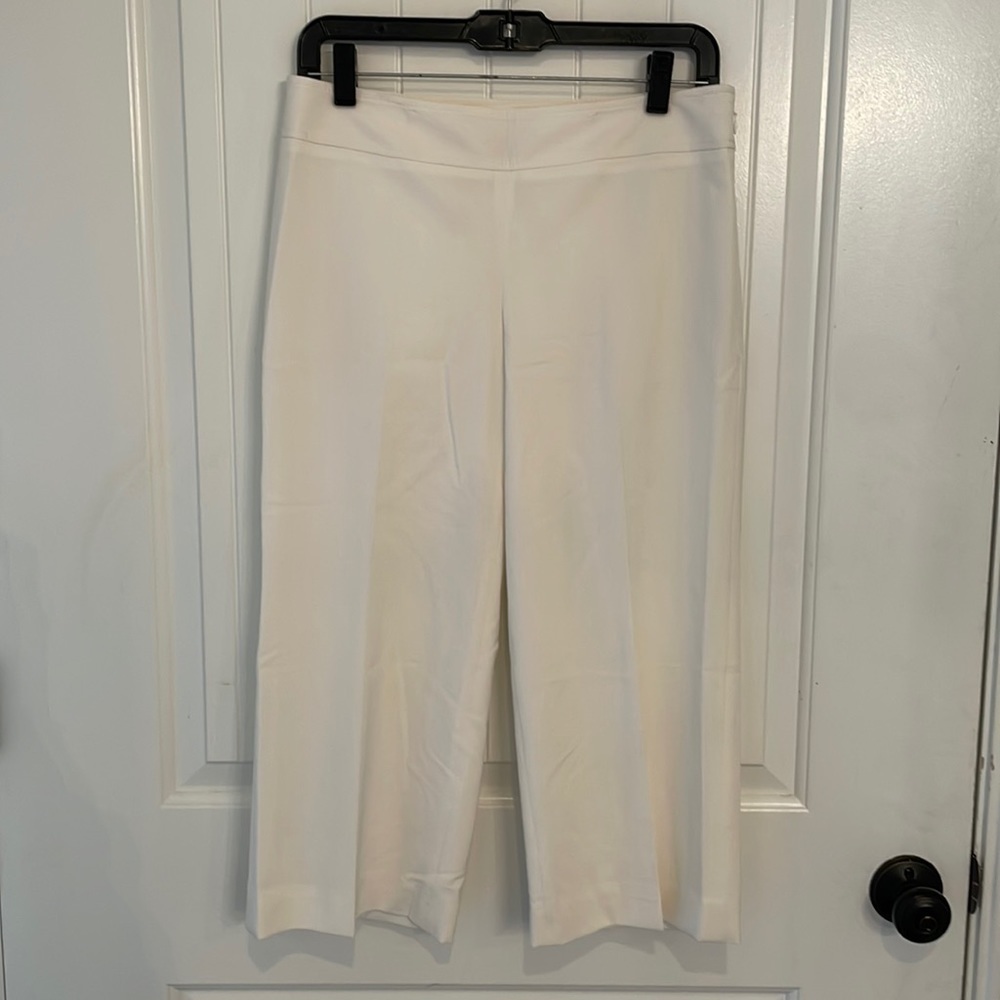 White House black market legacy 2 white Capri career casual dress pants